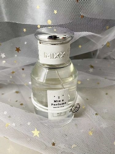 No.18 Lost Cherry Perfume photo review