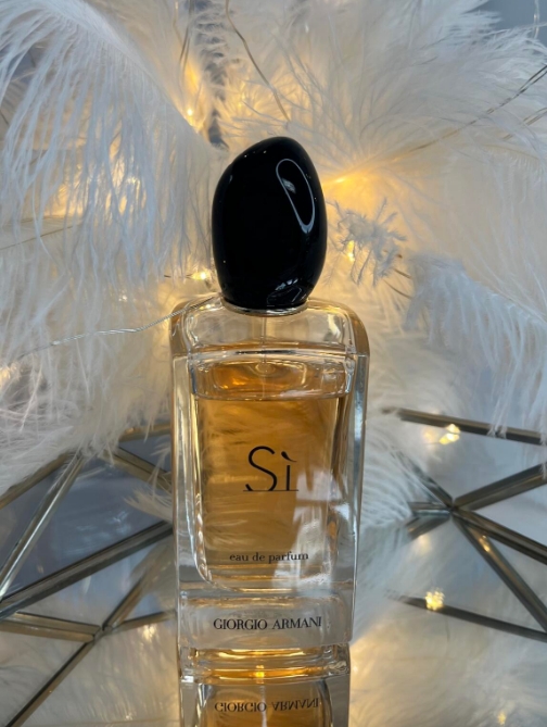 What’s the Best Armani Sì Dupe Lattafa? Here Is One Affordable Alternative That Smells Just Like the Original!