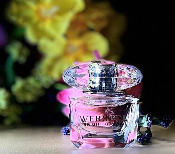 Best Perfumes Similar to Versace Bright Crystal in the USA (2024)