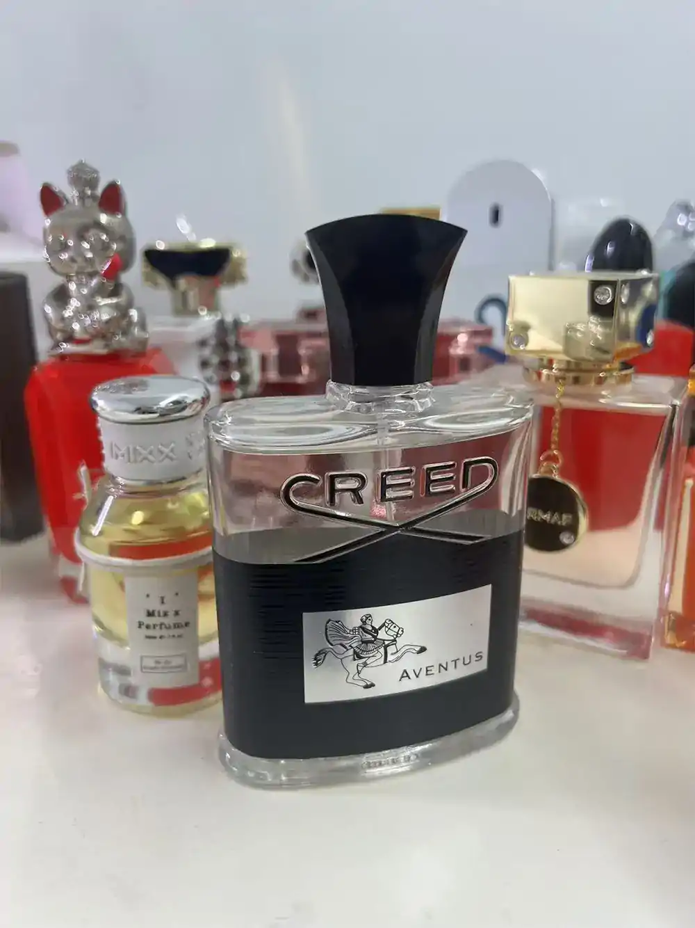 Creed Aventus alternative perfume with a well-balanced blend of fruity and smoky layers