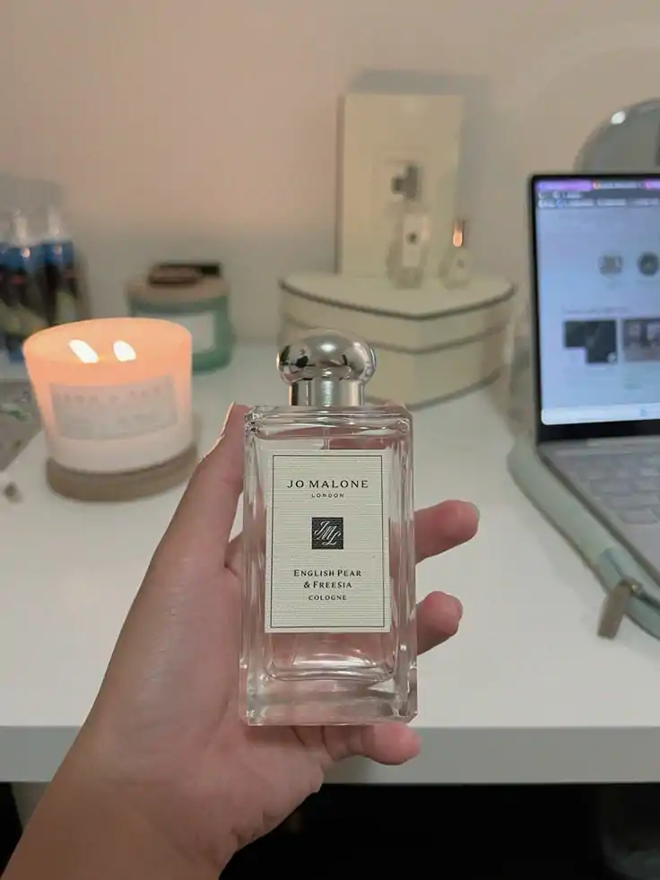 What Does Jo Malone English Pear and Freesia Cologne Smell Like