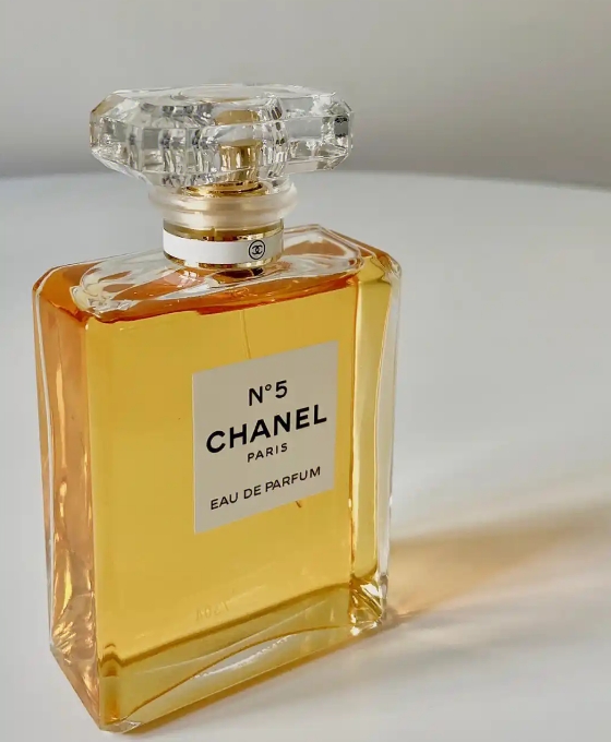 What Perfumes Smell Like Chanel No 5? Affordable Dupes You Should Try