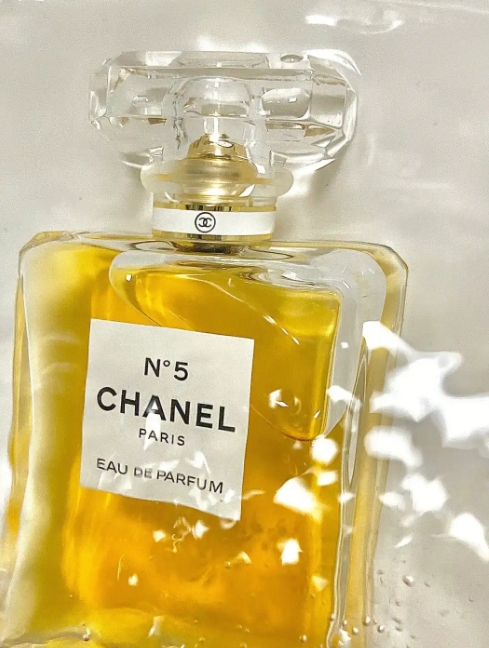 What Perfumes Smell Like Chanel No 5? Affordable Dupes You Should Try