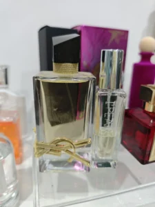 Cost and formulation comparison chart showing a high-end orange blossom fragrance next to the iMixx Inspired by Libre Eau de Parfum.