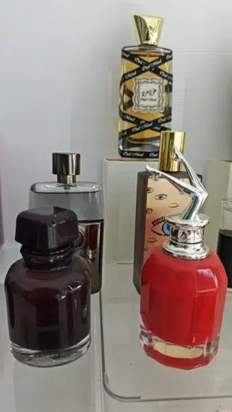 How to Choose the Best Le Labo Dupe in the USA: A Supply Chain Expert’s Guide 9 Side-by-side comparison of a $300 luxury Le Labo perfume bottle and a premium, high-concentration Extrait de Parfum alternative.