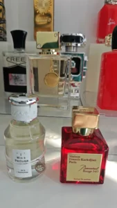 How to Choose the Best Le Labo Dupe in the USA: A Supply Chain Expert’s Guide 2 A visual breakdown comparing the retail packaging of a high-end designer fragrance versus a factory-direct Le Labo dupe emphasizing oil concentration.