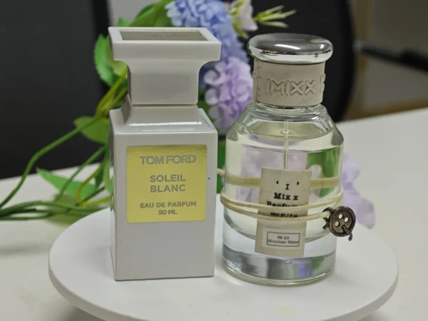 Infographic comparing the retail markup and raw material cost of traditional luxury amber jasmine perfumes versus factory-direct alternatives in the USA