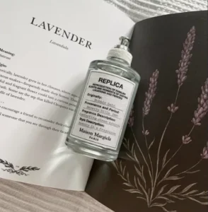 How to Find the Best Maison Margiela Replica Bubble Bath Dupe (Without the Harsh Dry-Down) 2 Scent profile and cost breakdown comparing a traditional luxury clean perfume with an optimized factory-direct fragrance alternative.