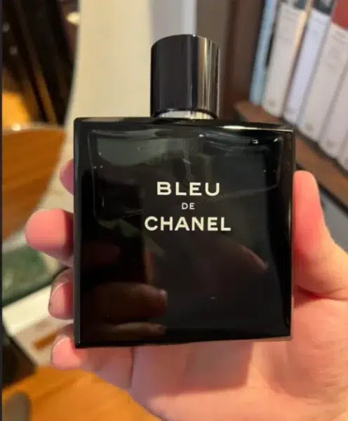 How to Choose the Best Bleu de Chanel Clone: A Master Perfumer’s Guide to Scent Science, Supply Chains, and US Market Secrets 1 Side-by-side comparison of a designer luxury cologne and a premium Bleu de Chanel clone showcasing formulation differences.