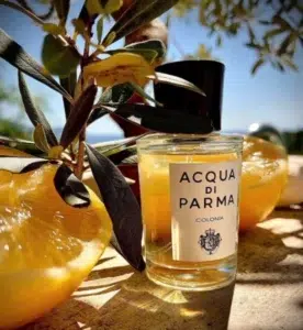How to Make Lemon Perfume Last All Day in the USA (And Avoid the "Cleaning Product" Trap) 1 Side-by-side comparison of a traditional luxury designer lemon perfume and a high-concentration, lab-direct citrus fragrance.