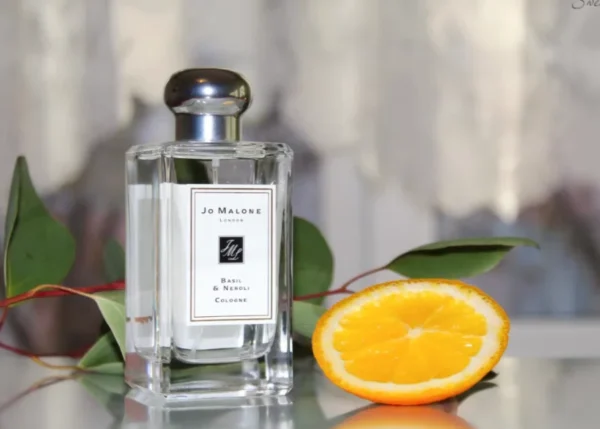 concentration luxury Eau de Cologne and a long-lasting Imixx Perfumes Extrait de Parfum alternative.