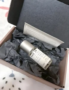 Comparing an expensive designer earthy unisex fragrance with an affordable Le Labo Baie 19 dupe in the US market.