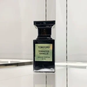 Visual breakdown comparing the original Tom Ford Tobacco Vanille perfume bottle with iMixx No 21 high concentration Extrait de Parfum.