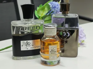 How to Choose the Best Creed Aventus Dupe in 2026: A Fragrance Formulator’s 7-Test Guide to Scent Accuracy, Longevity & Value 2 Luxury Creed Aventus fragrance compared side by side with an Aventus-inspired perfume for scent profile and value